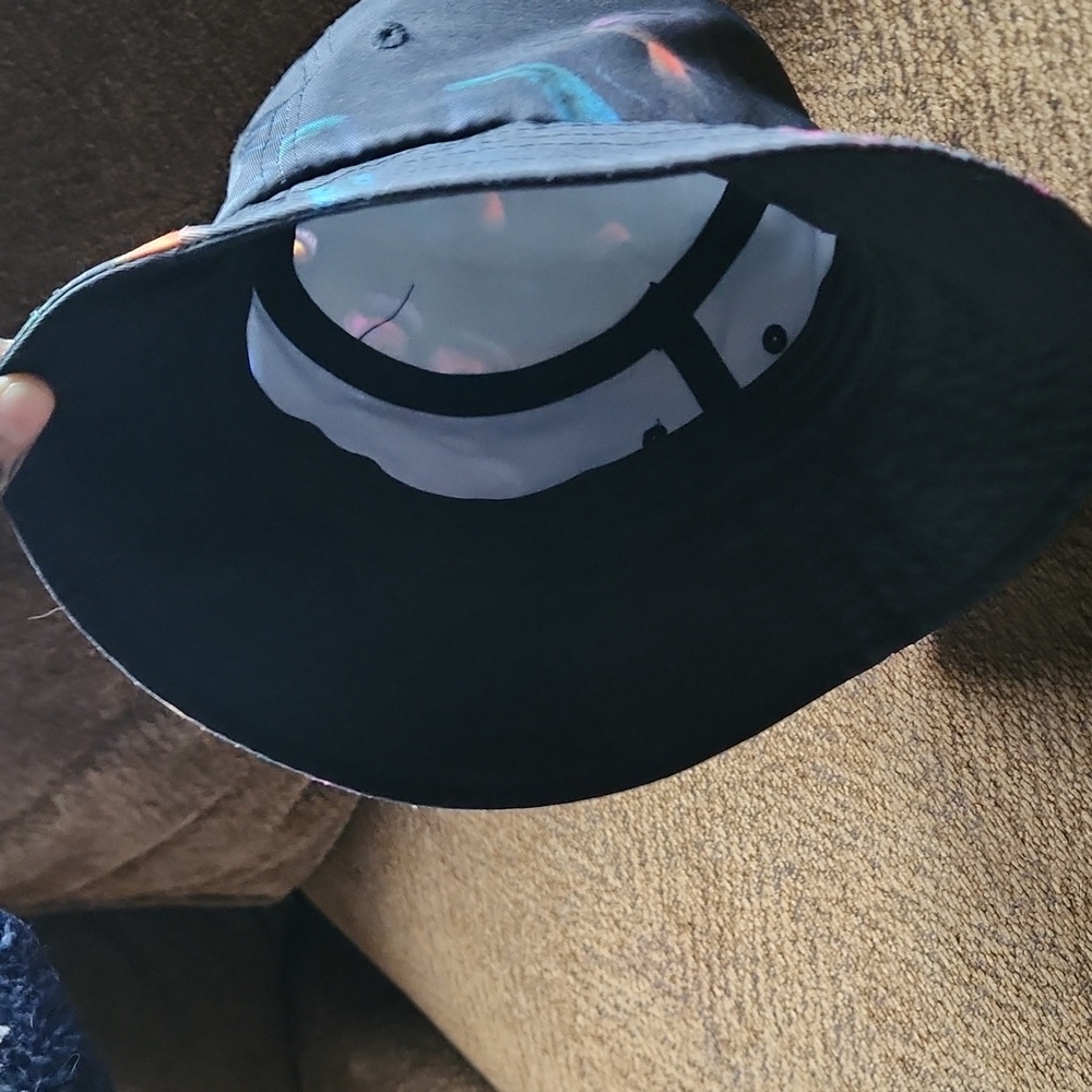 Hat - Picture 4 of 4